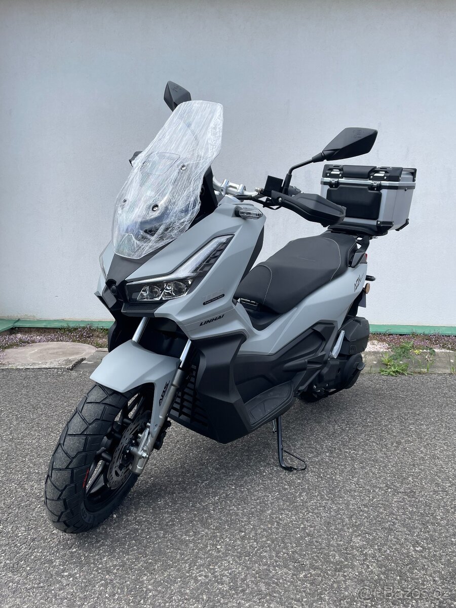 NOVÝ LINHAI SCOOTER BUCK 125 ADV E5+, GREY + PŘILBA ZDARMA