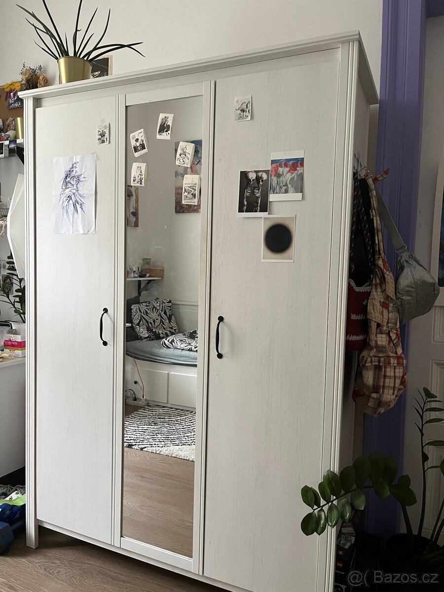 Šatní skříň