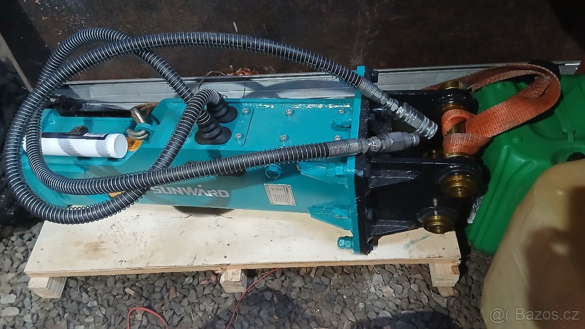 Hydraulické bourací kladivo 150kg