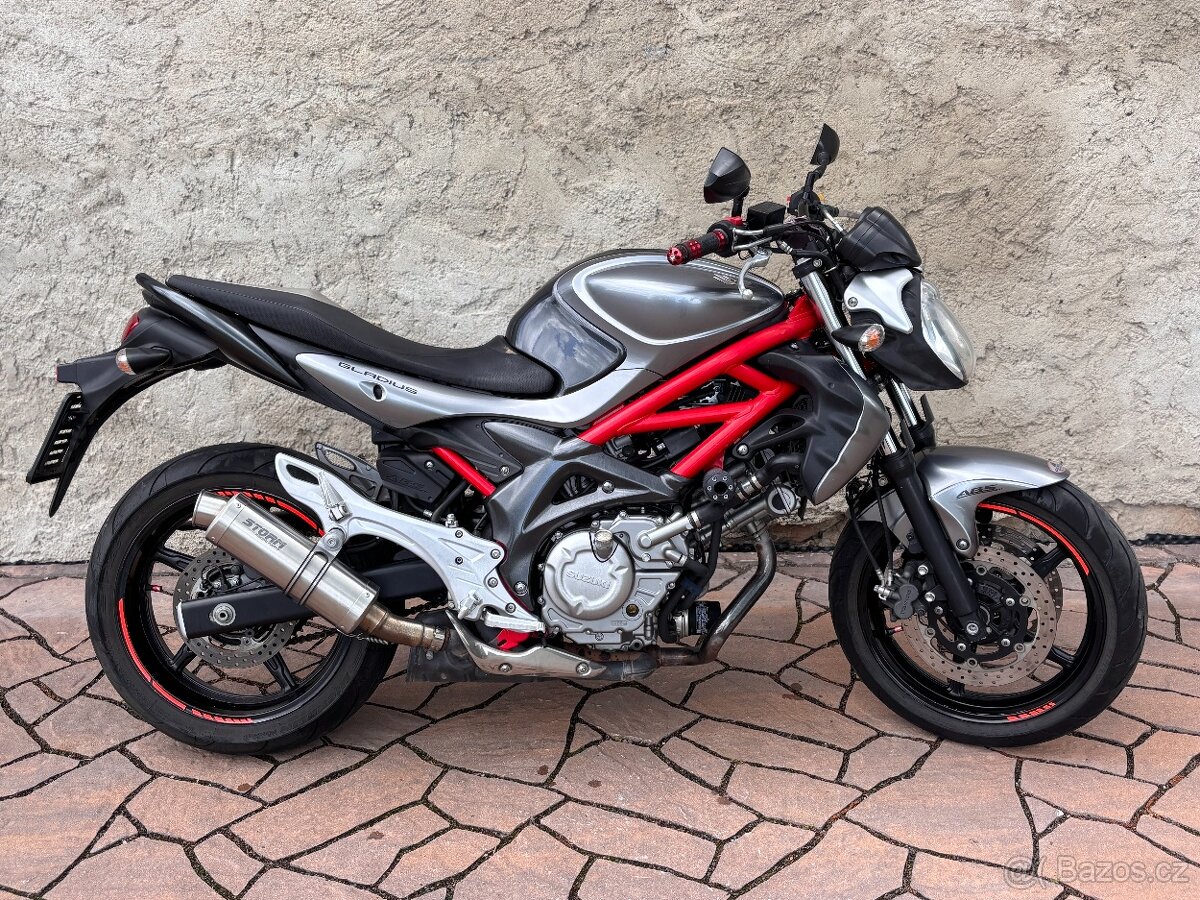 Suzuki Gladius ABS 2010, najeto 43000km