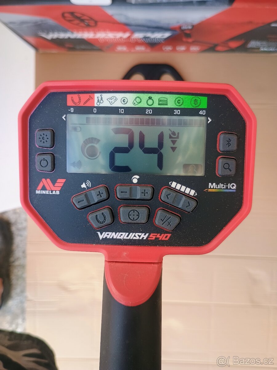 Detektor kovů Vanquish 540 Pro - Pack