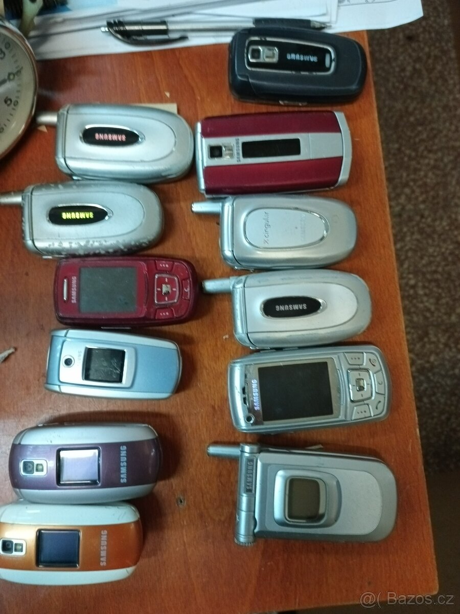 Zbierka mobilov Samsung vyklapačky a vysuvačky