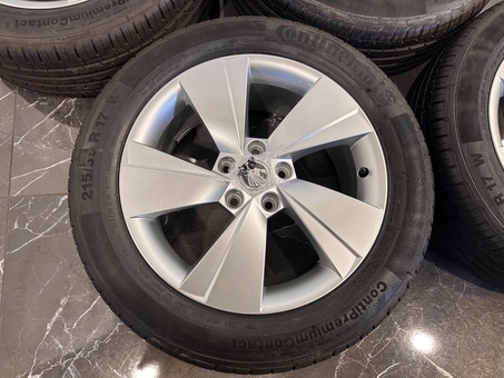 originál alu skoda SUPERB III IV léto dot21 R17