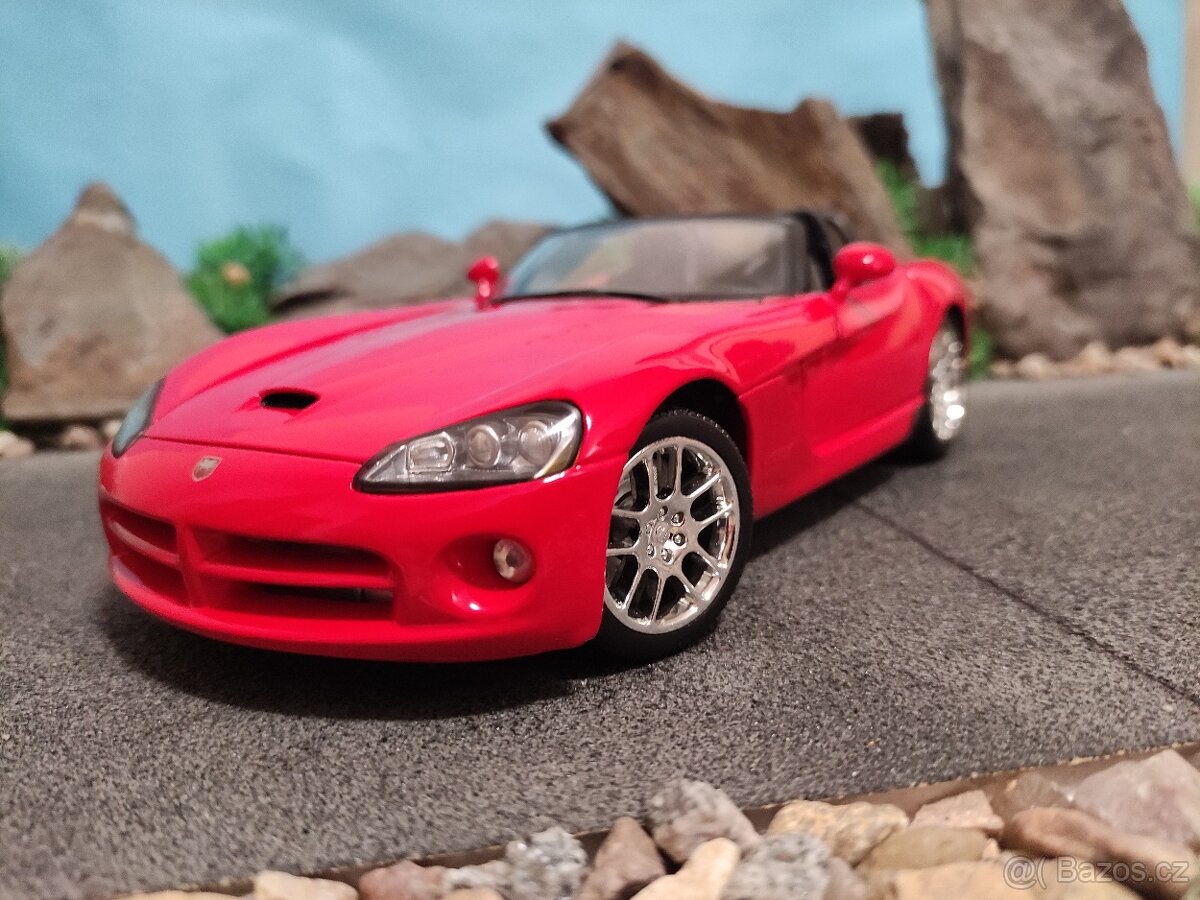 prodám model 1:18 dodge viper SRT10