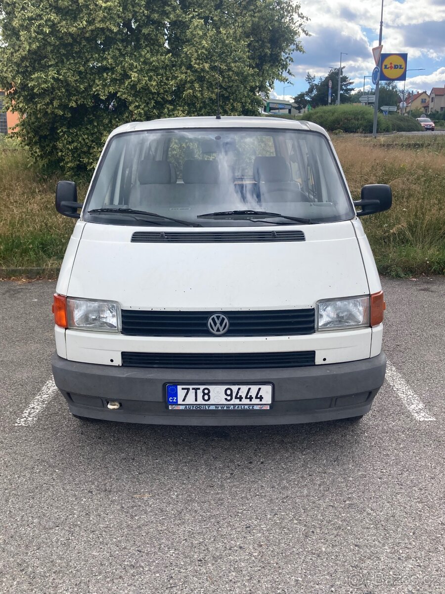 Volkswagen Transporter T4, 2.5L benzín