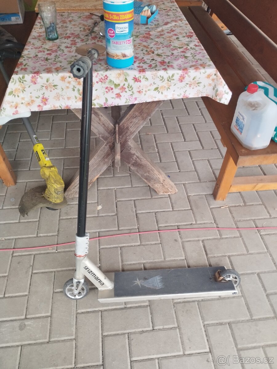 Freestyle kolobezka striker gravis L