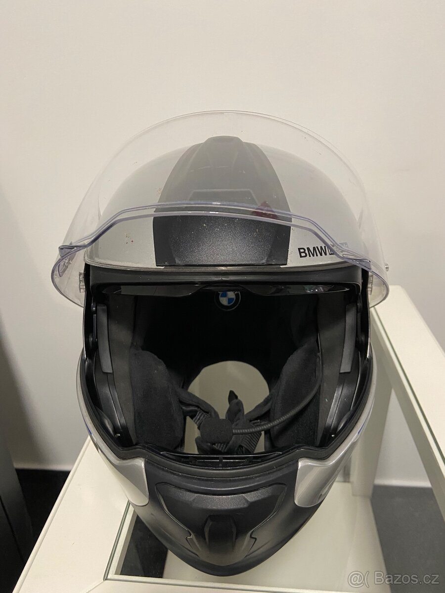 BMW HELMA S KOMUNIKATOREM
