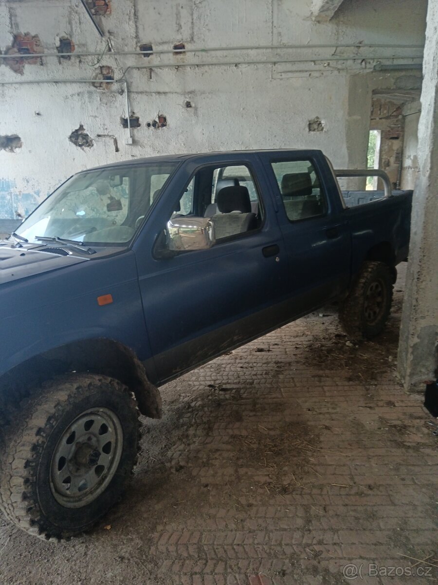 Prodám Nissan double cab