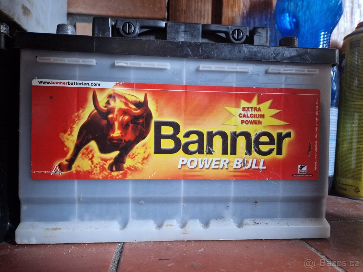 Autobaterie 77Ah Banner rok stará dám záruku