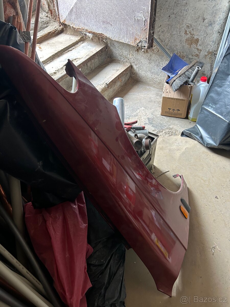 Blatnik predni saab 900ng 2ks / cena za 1ks