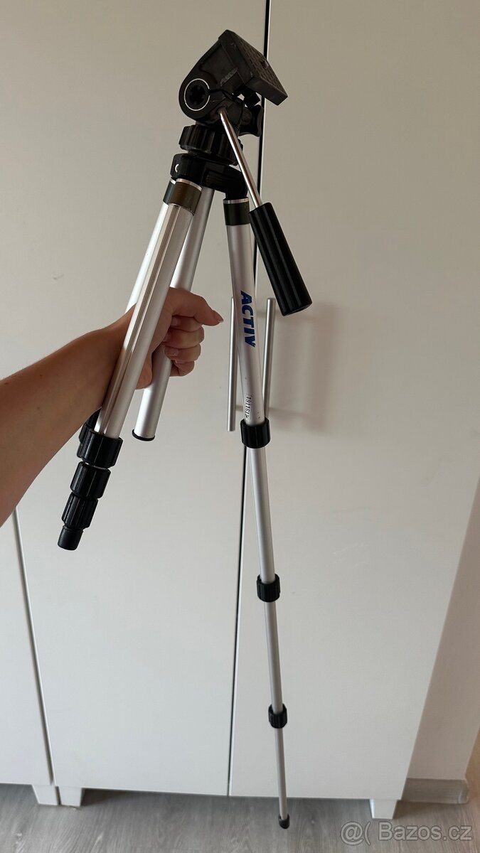 Stativ k foťáku AKTIV