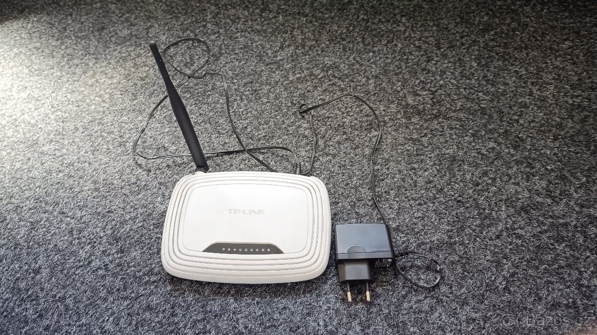 "SLEVA" WiFi router TP-link TL-WR740N.