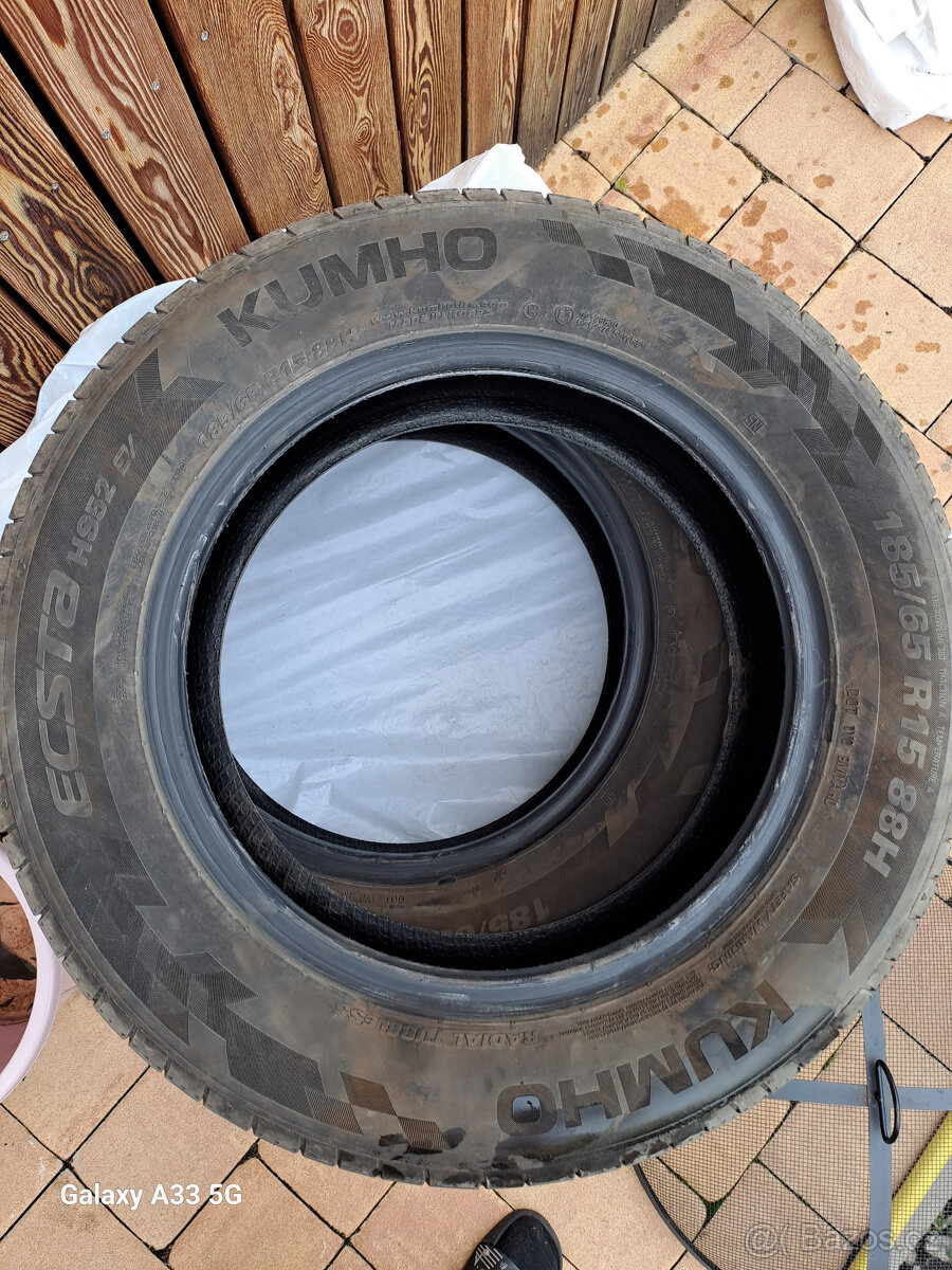Sada letních pneu 185/65 R15 88H ECSTA HS52 EV - skoro nové