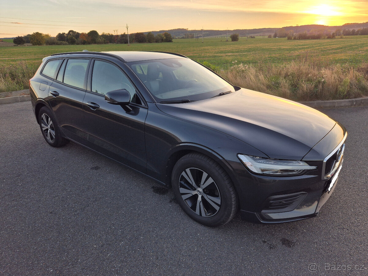 Volvo V60-150 PS-Kamera-Automat-Pravidelný servis TOP CENA