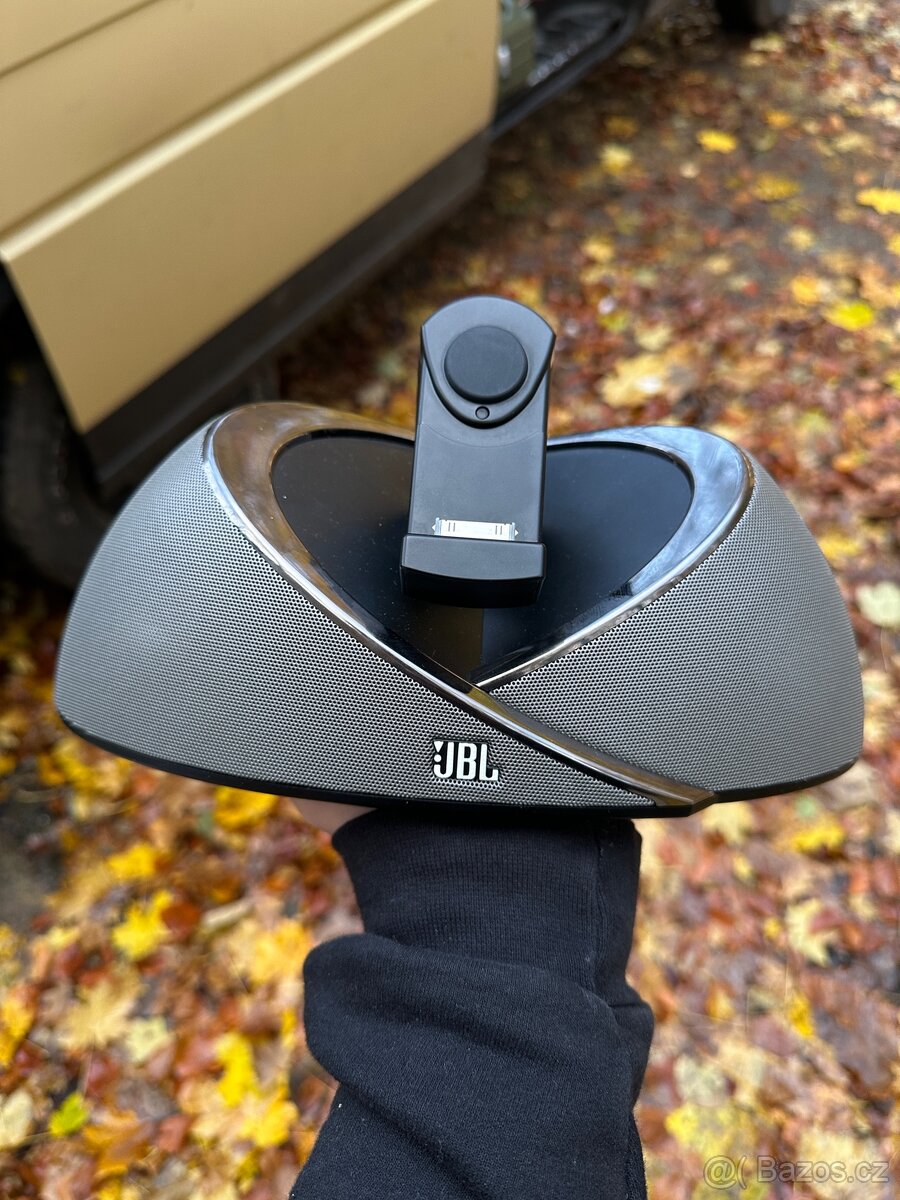 JBL on beat air iPhone iPad iPod