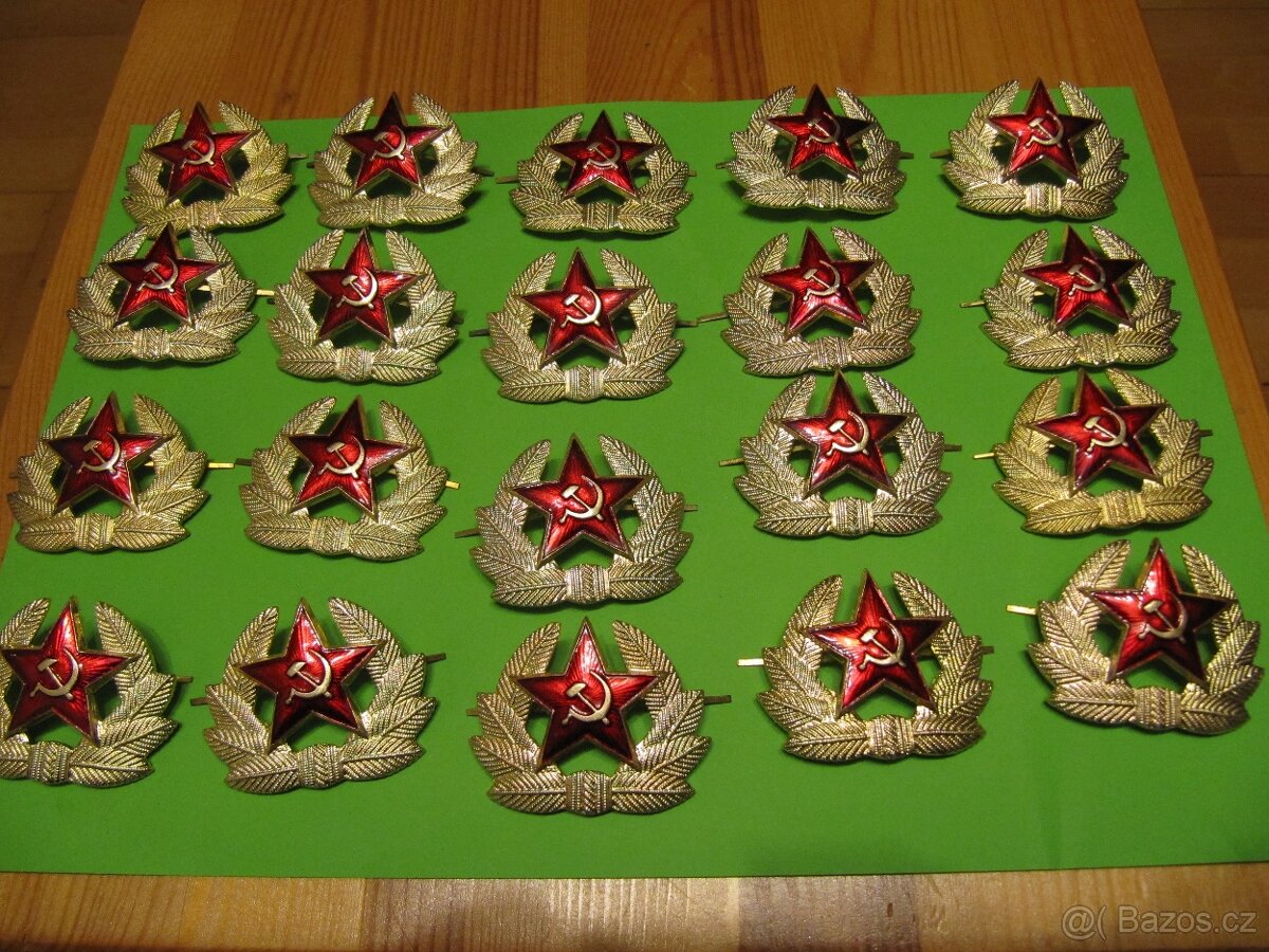 Vojenské odznaky CCCP čepicové.