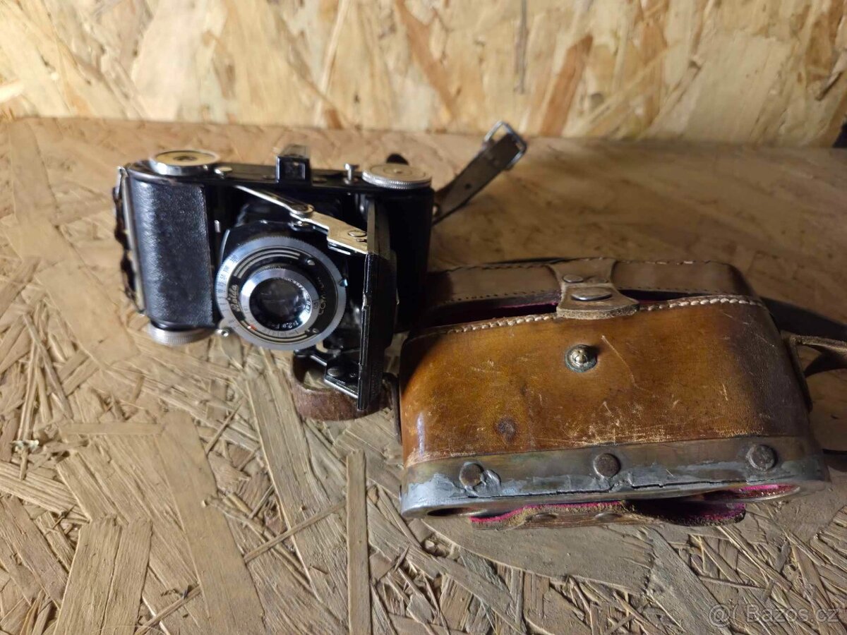 historický fotoaparát - Balda Jubilette