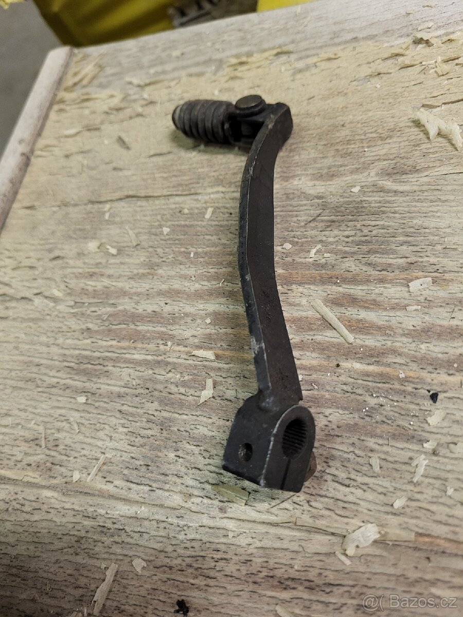 Yamaha XT 600 řadící páka