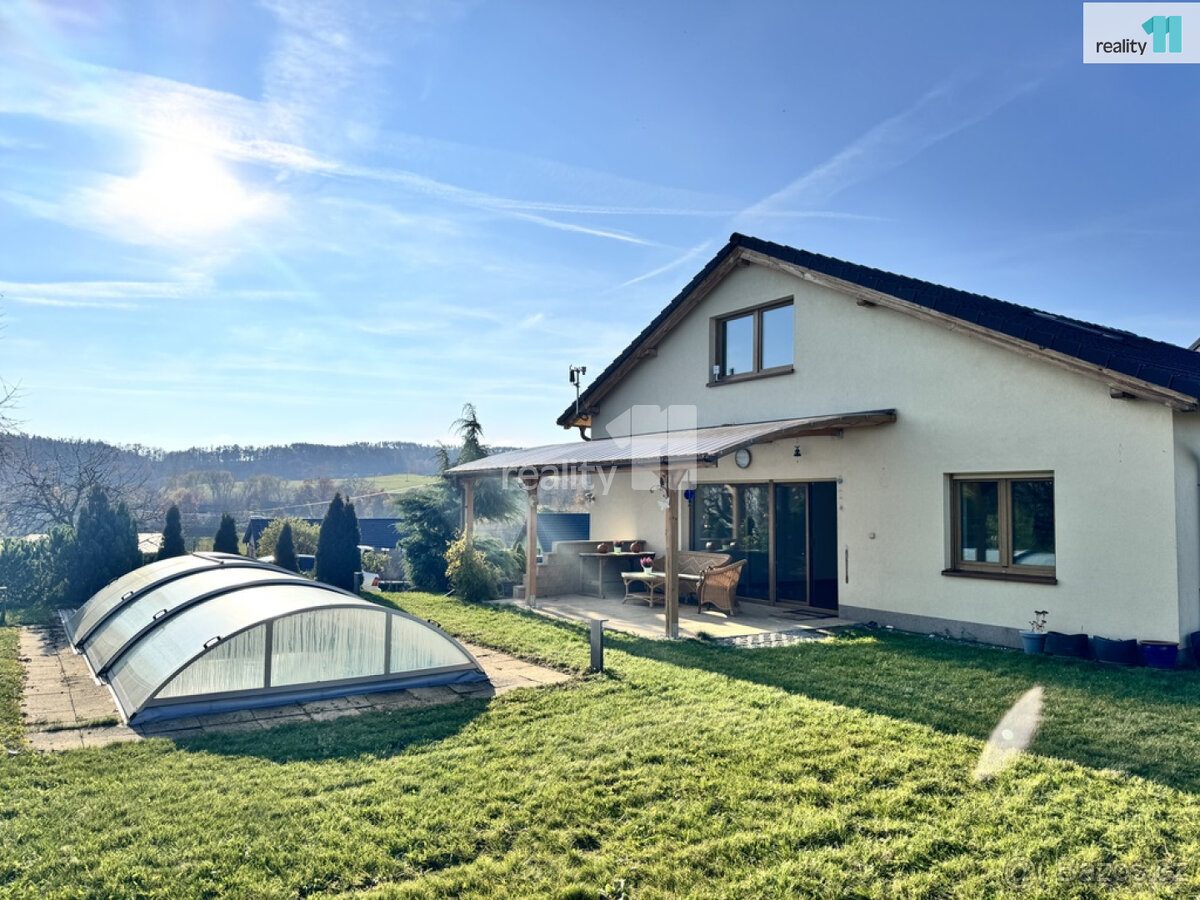 Pronájem domu 4+kk, 170 m2, po rekonstrukci, terasa, krásná