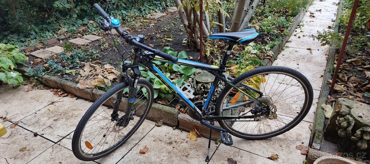 Krosové/trekingové jízdní kolo GT Transeo 4.0