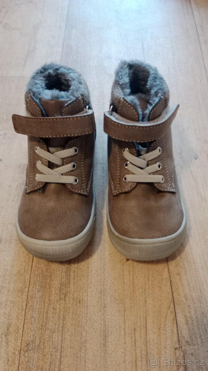 Nová zimní obuv Baťa Bubblegummers vel.26