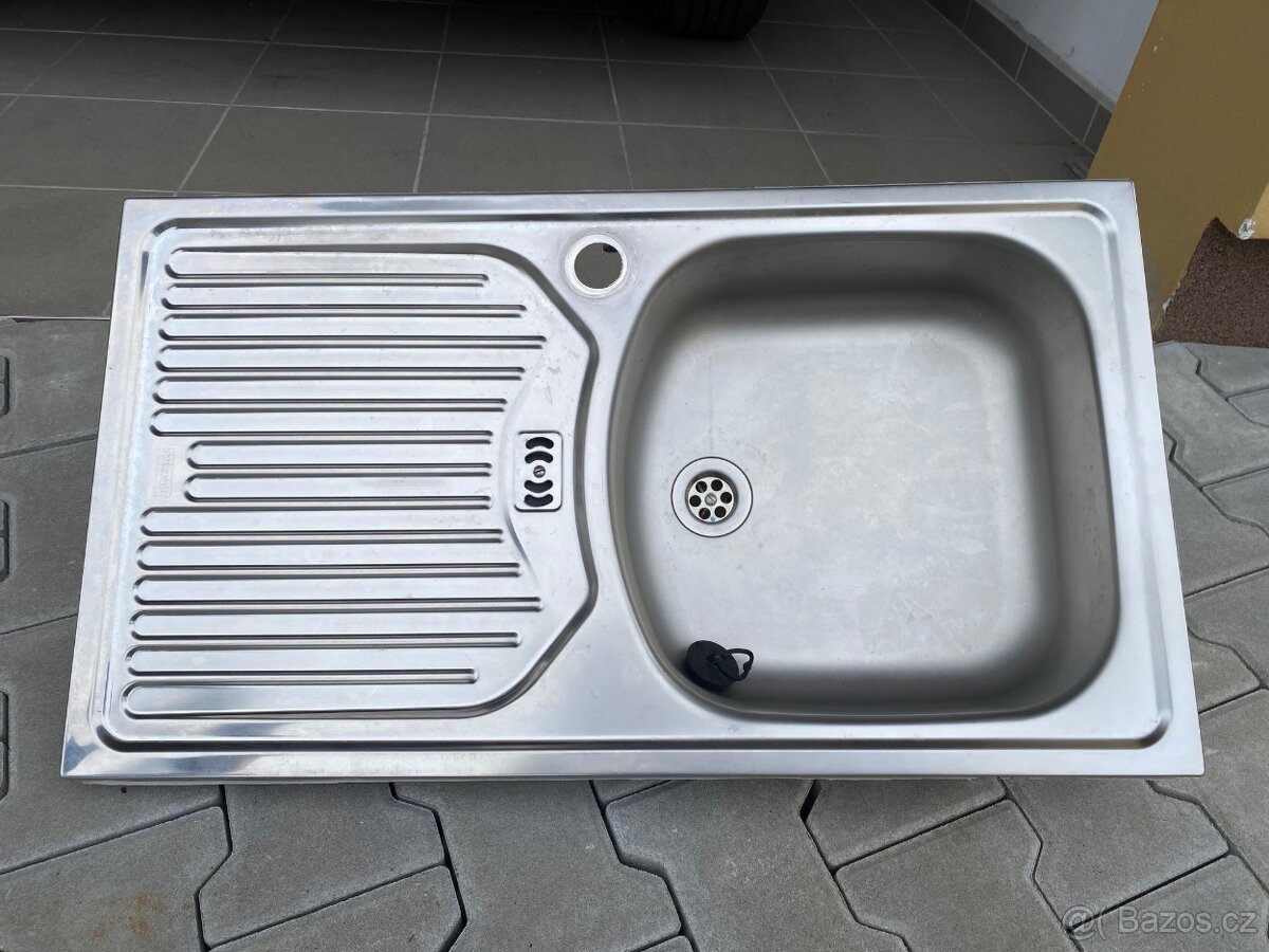 Kuchyňský nerezový dřez Franke s odkapávačem použitý