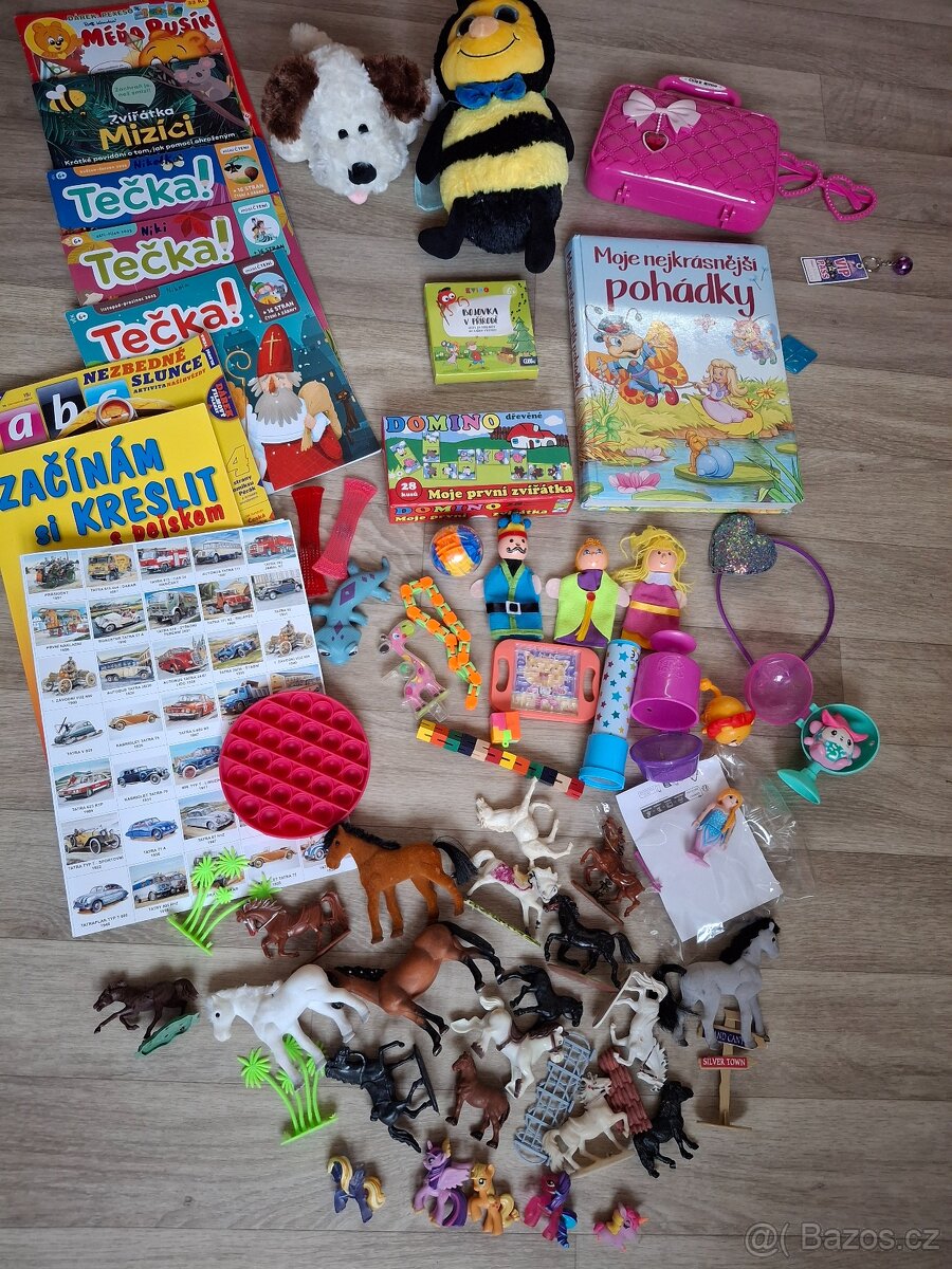 Hračky 40 kusů, dřevěné puzzle,Barbie věci, koníci,hlavolamy