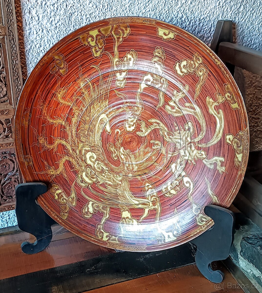 Velký Vietnamský ozdobný talíř včetně stojanu.