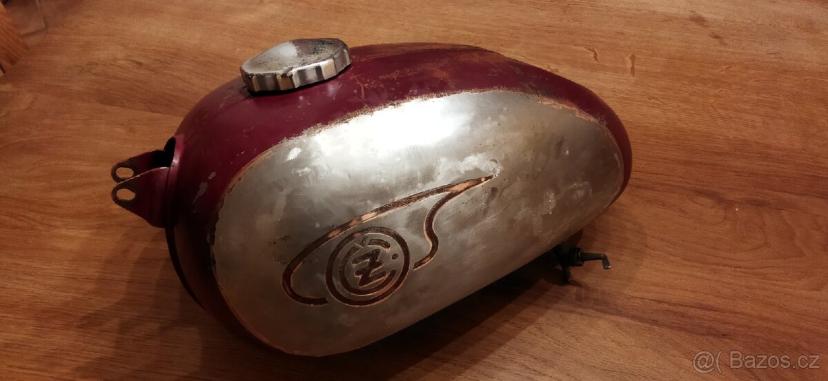 Čz palivová nádrž