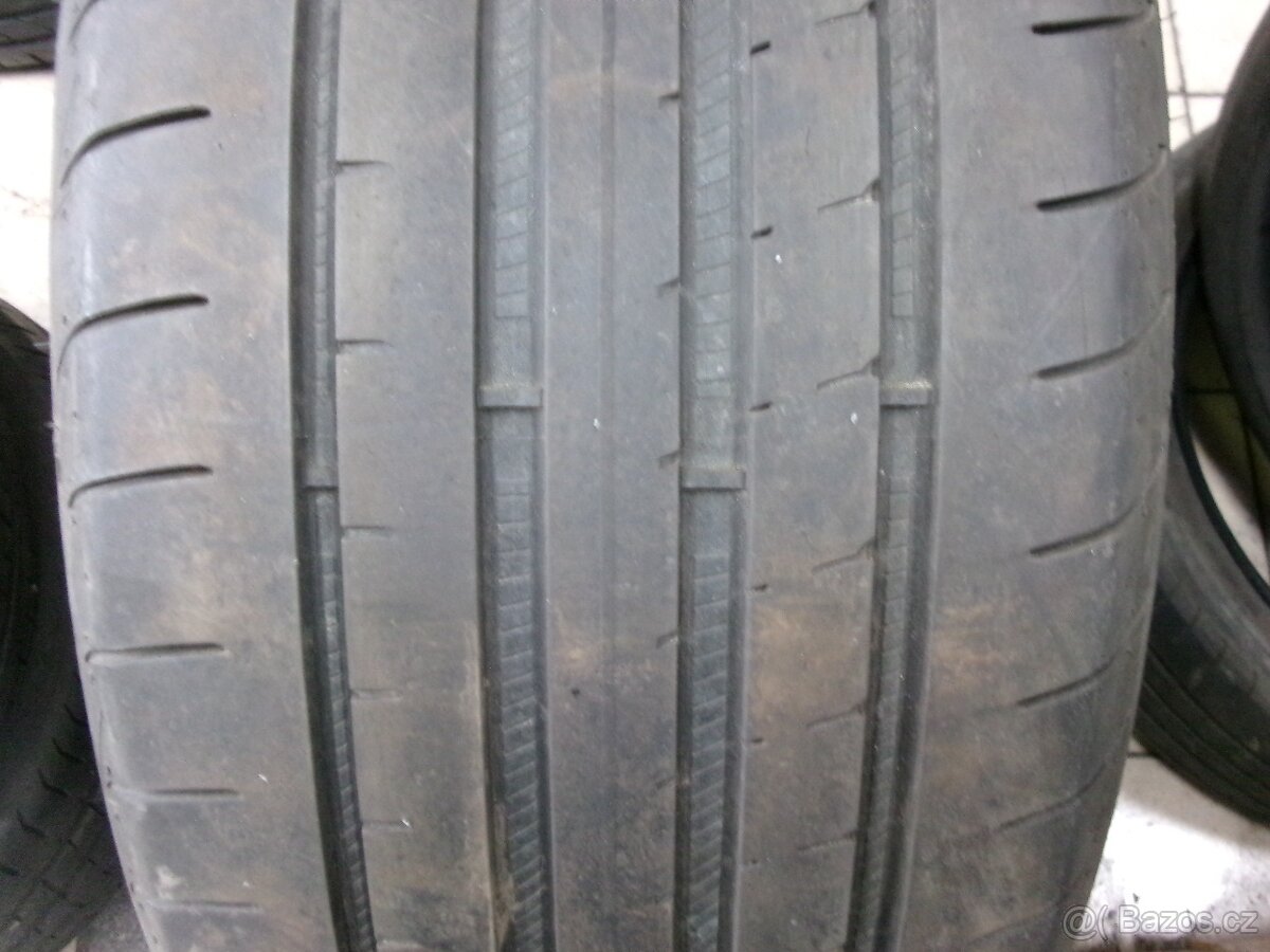 245/45 R18 GOODYEAR (4-4,5mm) č.14523/D1