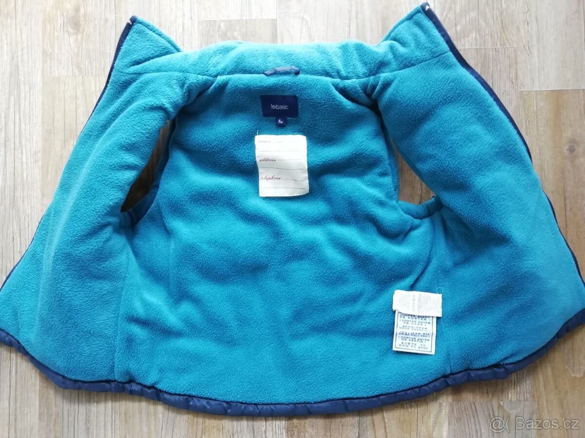 Dětská vesta s kapucí