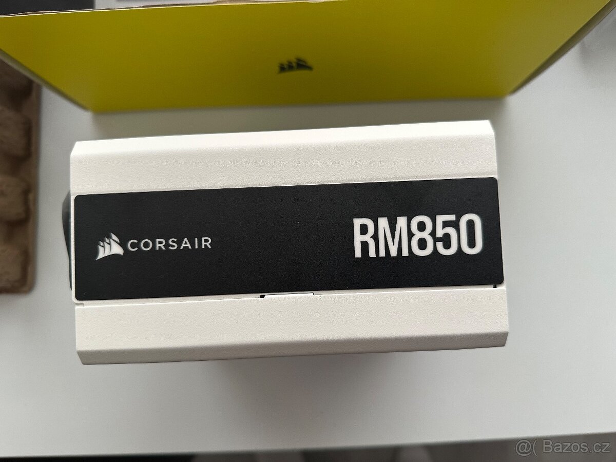 Počítačový zdroj Corsair RM850 White (2021)