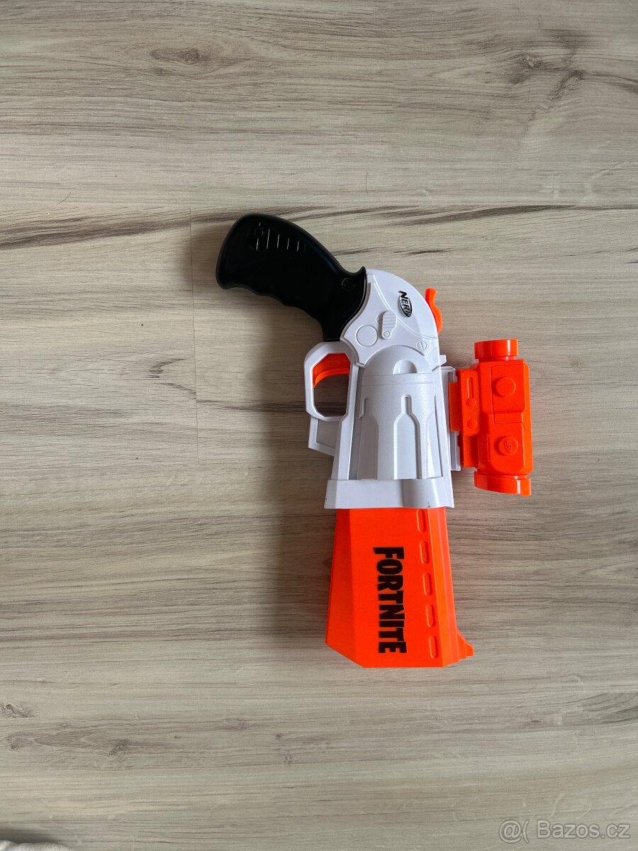 Fortnite pistol