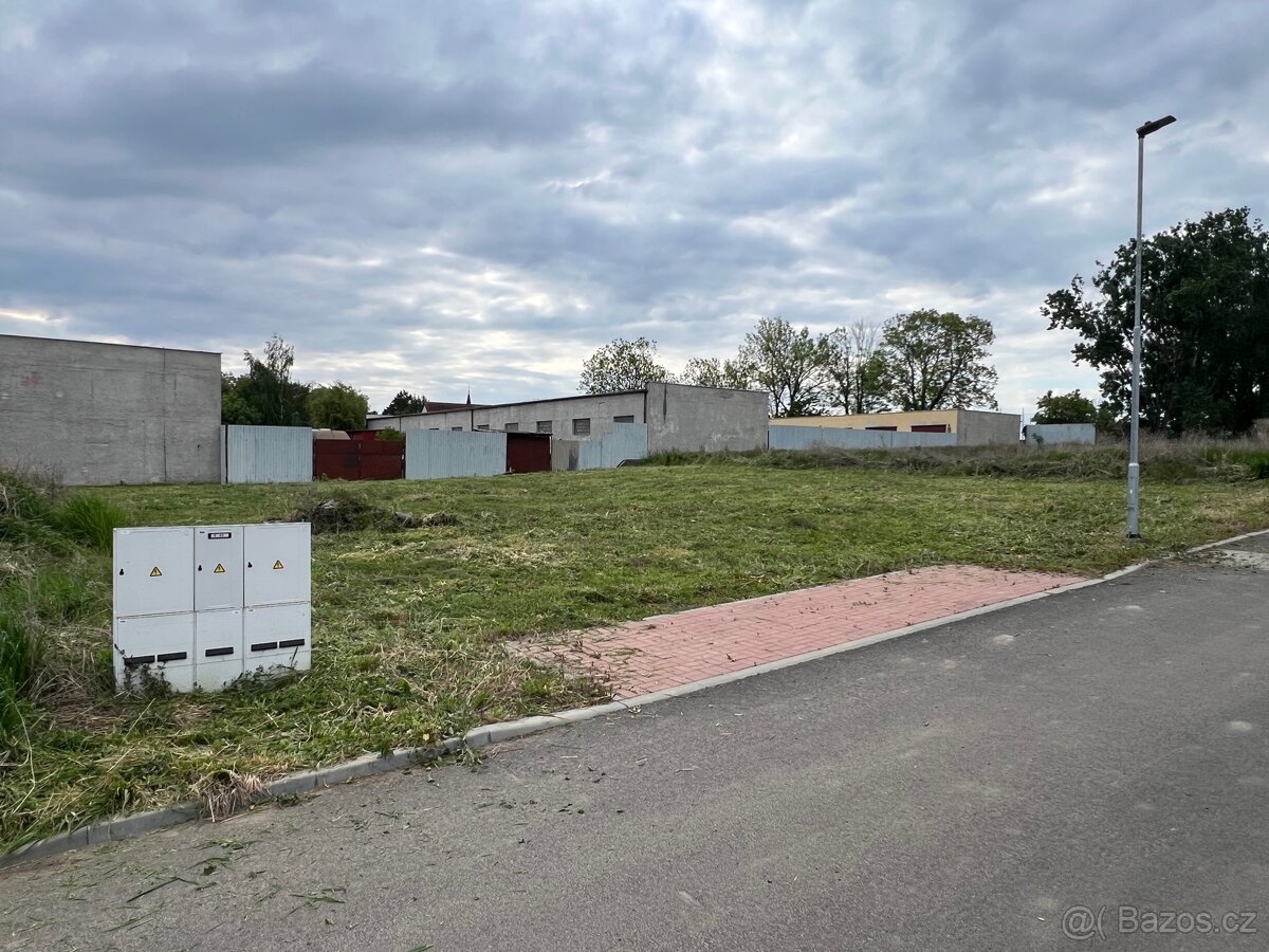 Prodej pozemku Dražkovice
