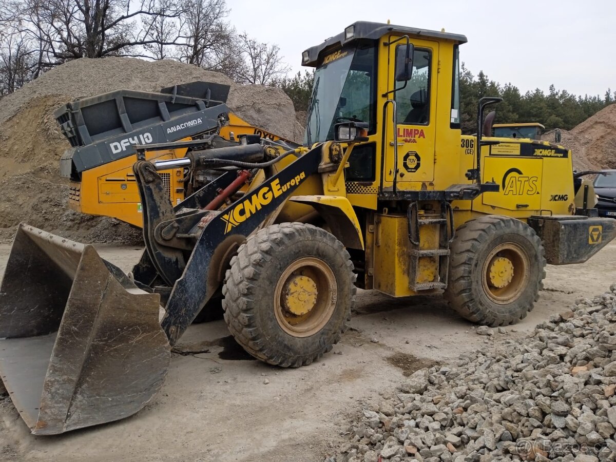 Čelní kolový kloubový nakladač 11t / 2m3 / 92 kW