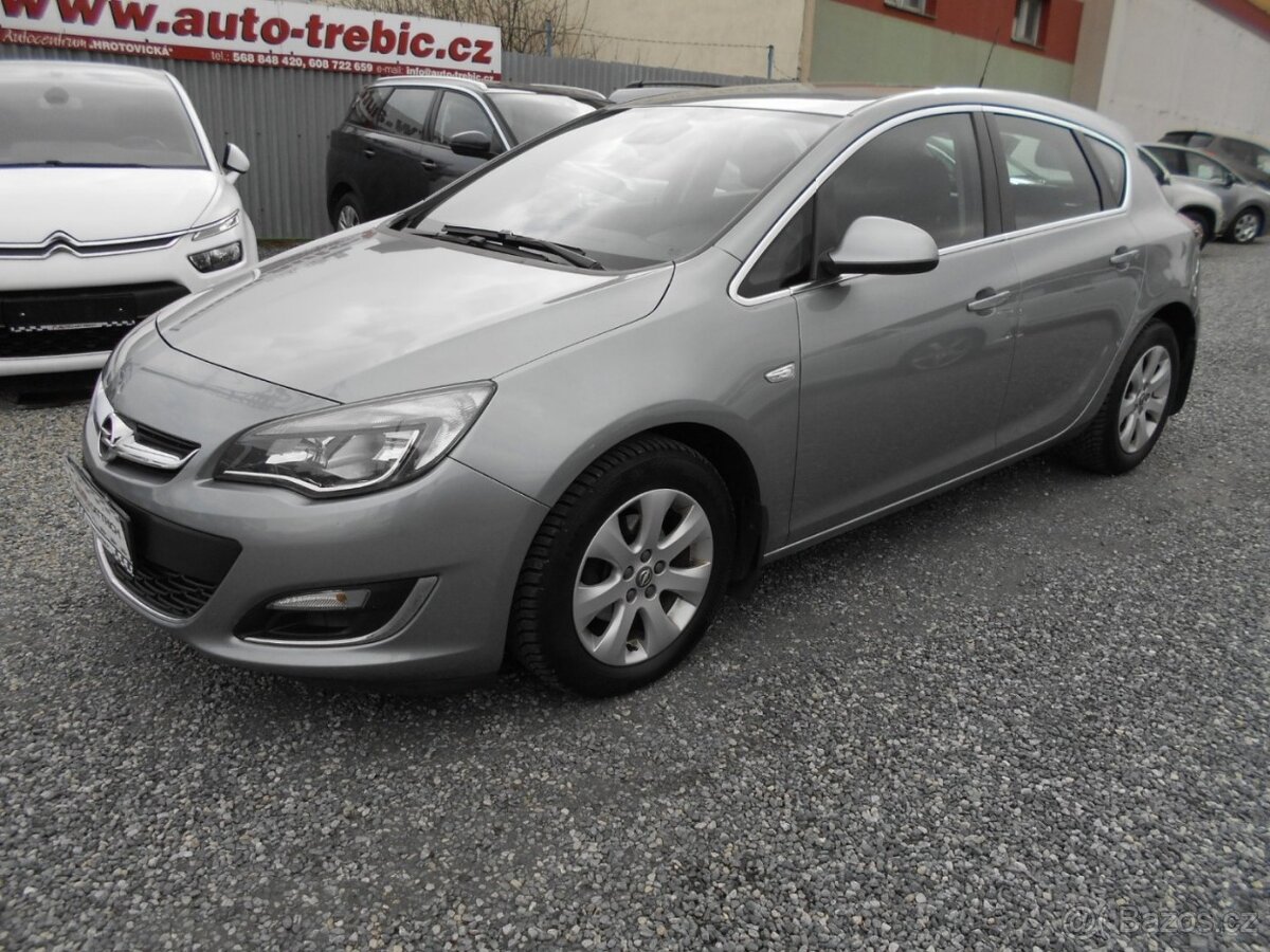OPEL ASTRA 1,4T COSMO 1.MAJITEL TAŽNÉ