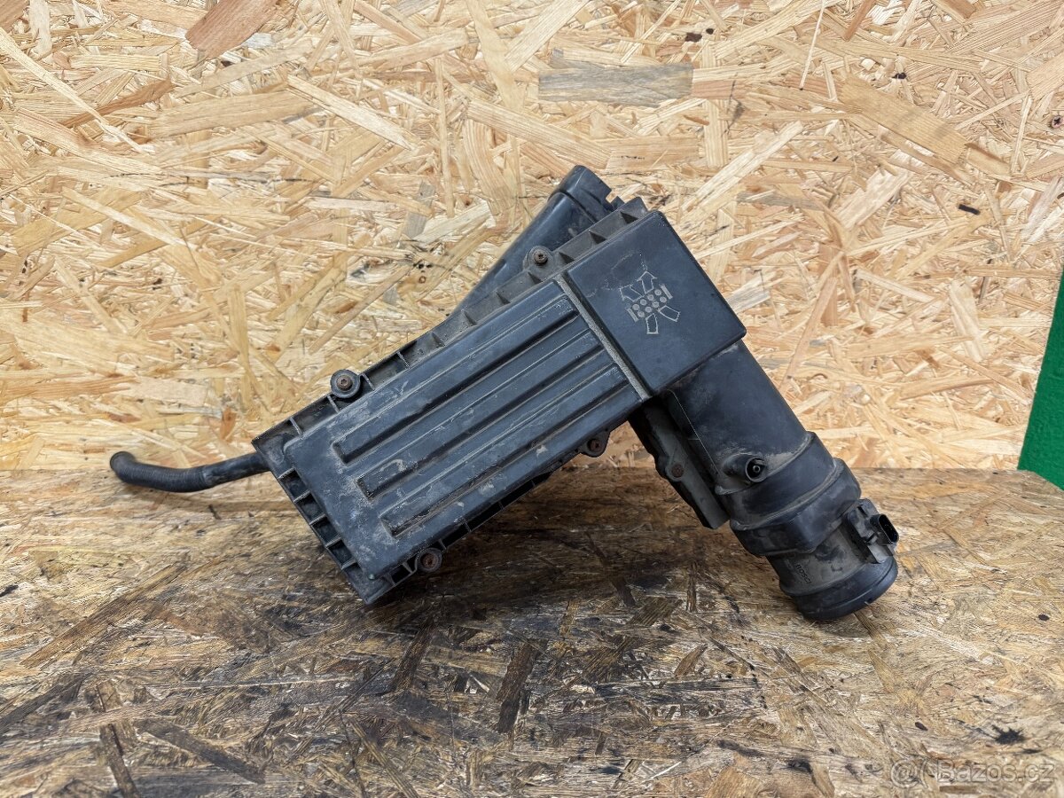 FILTR BOX 2.0 TDI 103KW 3C0129601