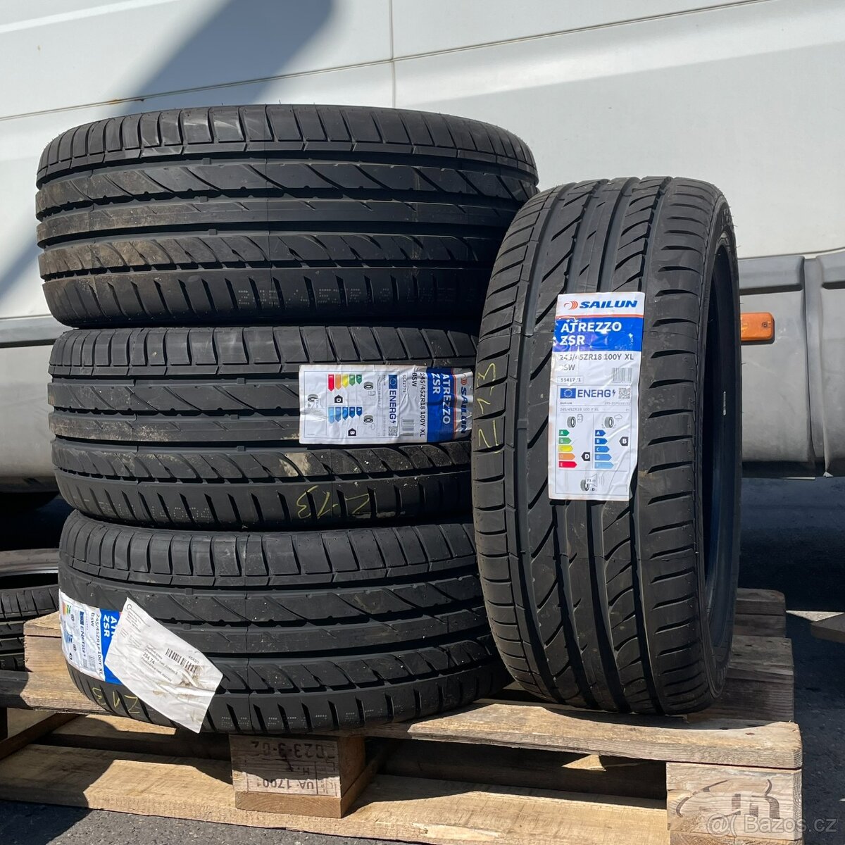 NOVÉ Letní pneu 245/45 R18 100Y XL Sailun