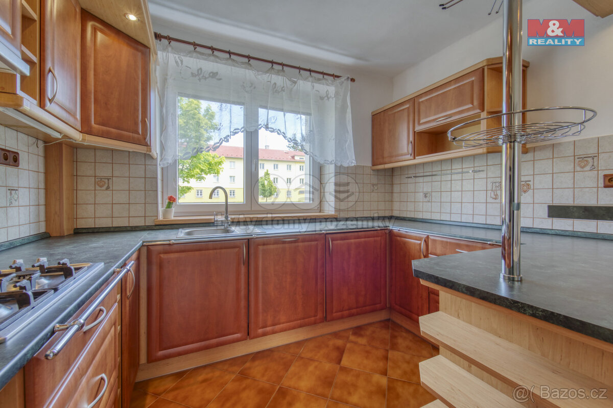 Pronájem bytu 2+1, 54 m², Ostrov, ul. Hlavní třída