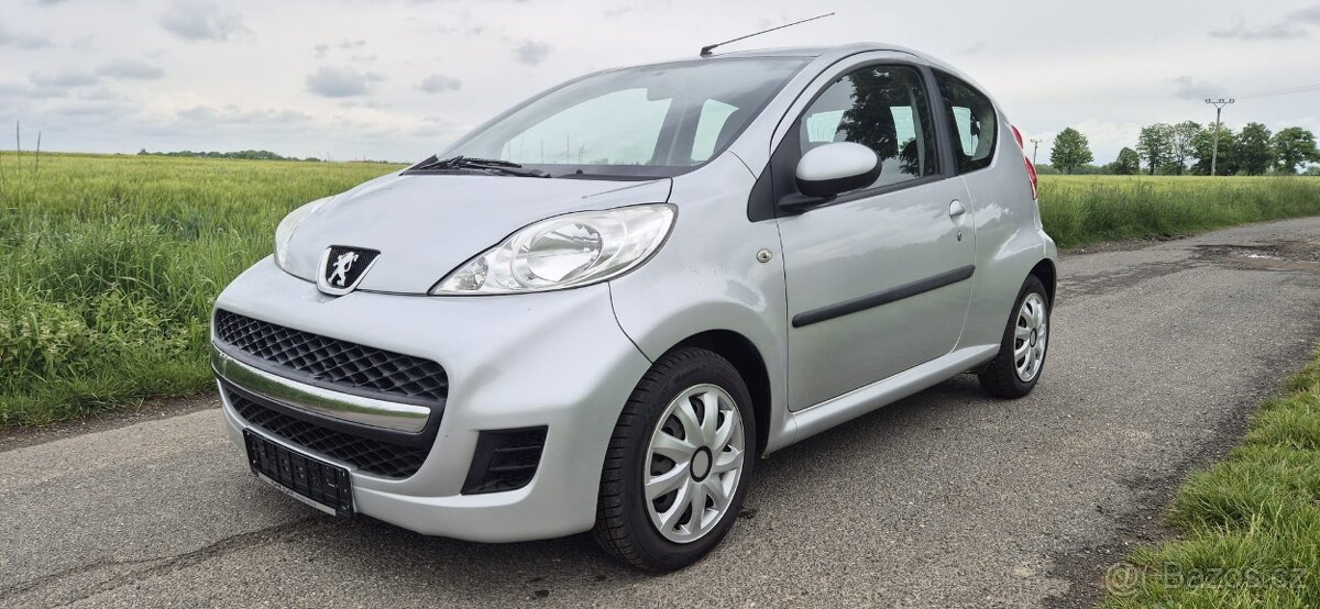 Peugeot 107 1.0 benzín r.v. 2009