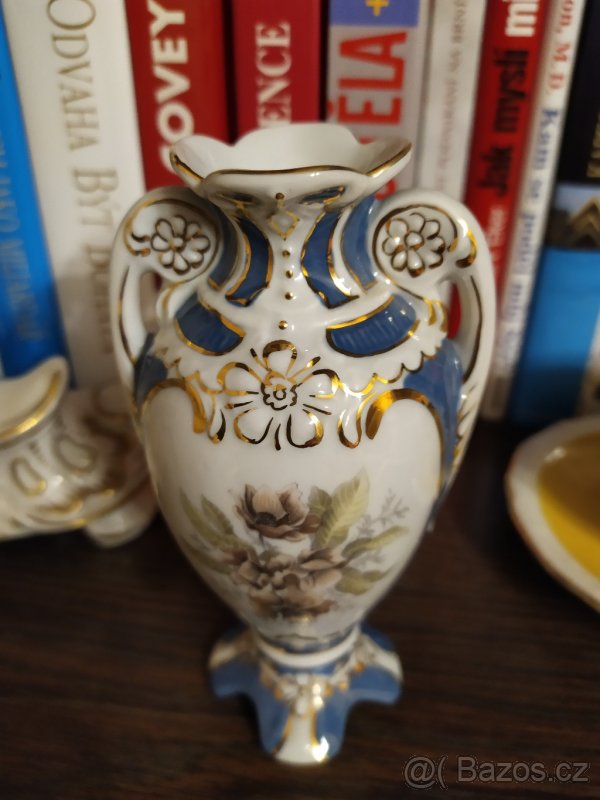 Vázička Royal Dux