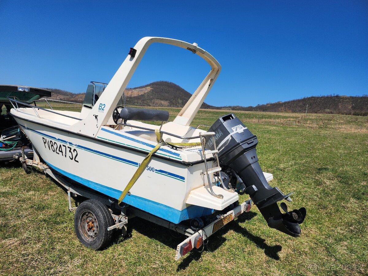Lod 5.3x2m, doklady, barevny sonar, motor, vlek