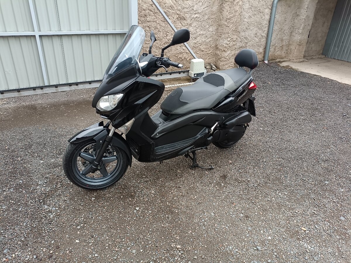 Yamaha x max 125i Cz doklady v ceně černý 2