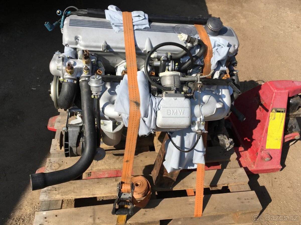Motor BMW 2.5 L M30B25 (E28 a další)