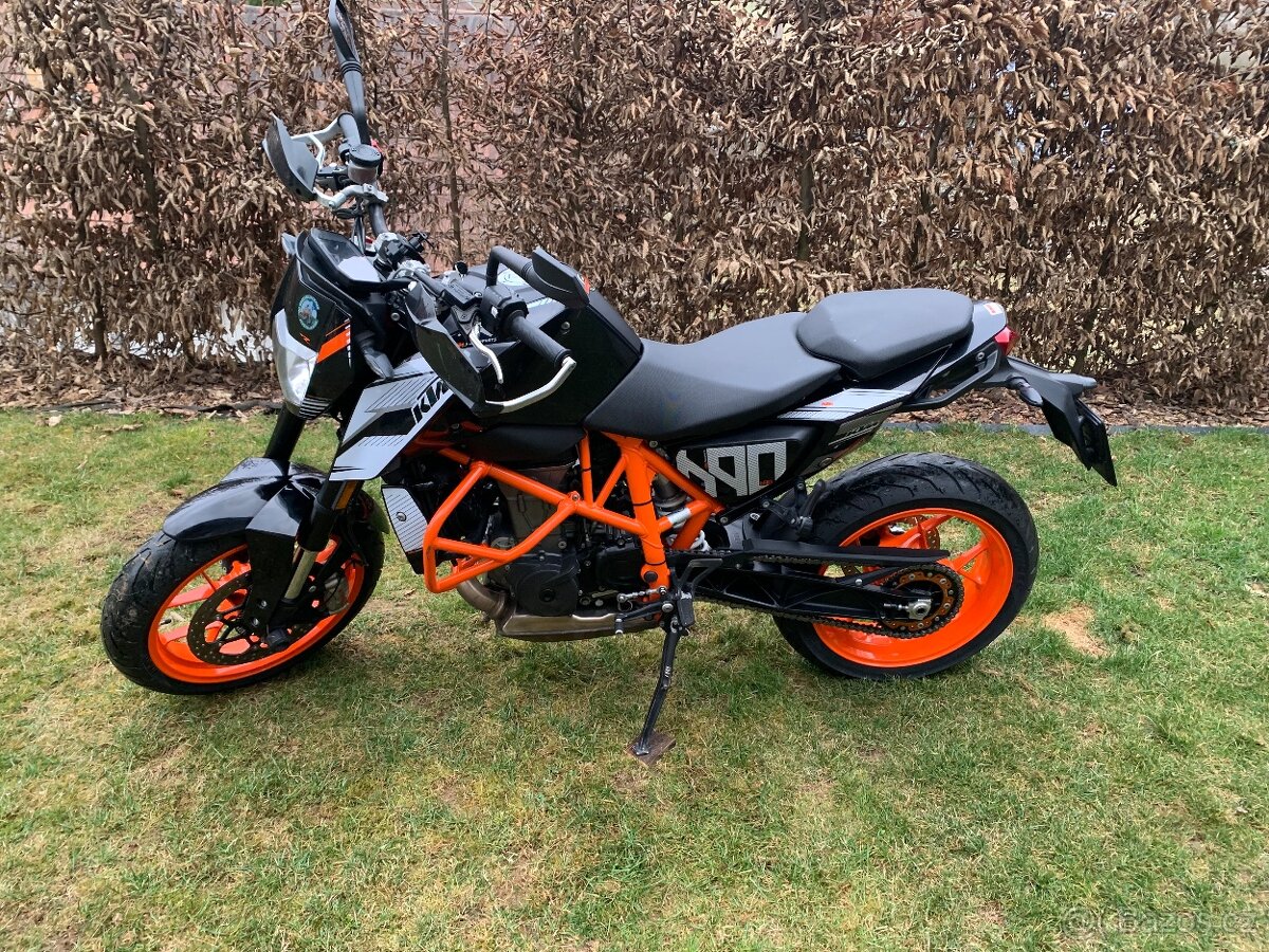 KTM Duke 690R