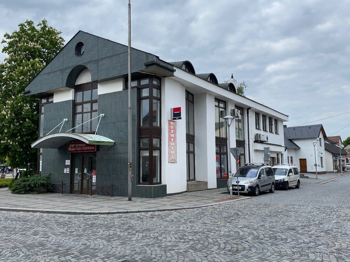 KOMERČNÍ BUDOVA HLUČÍN