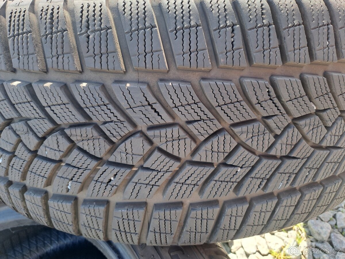 ZIMNÍ PNEU GOOD YEAR 225/50 R 17 ULTRAGRIP