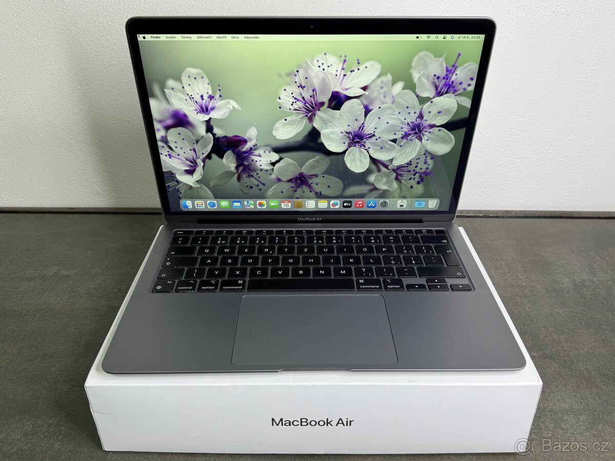 MacBook Air 13'' 2020 / M1 / 8GB / 256GB SSD / Space Gray