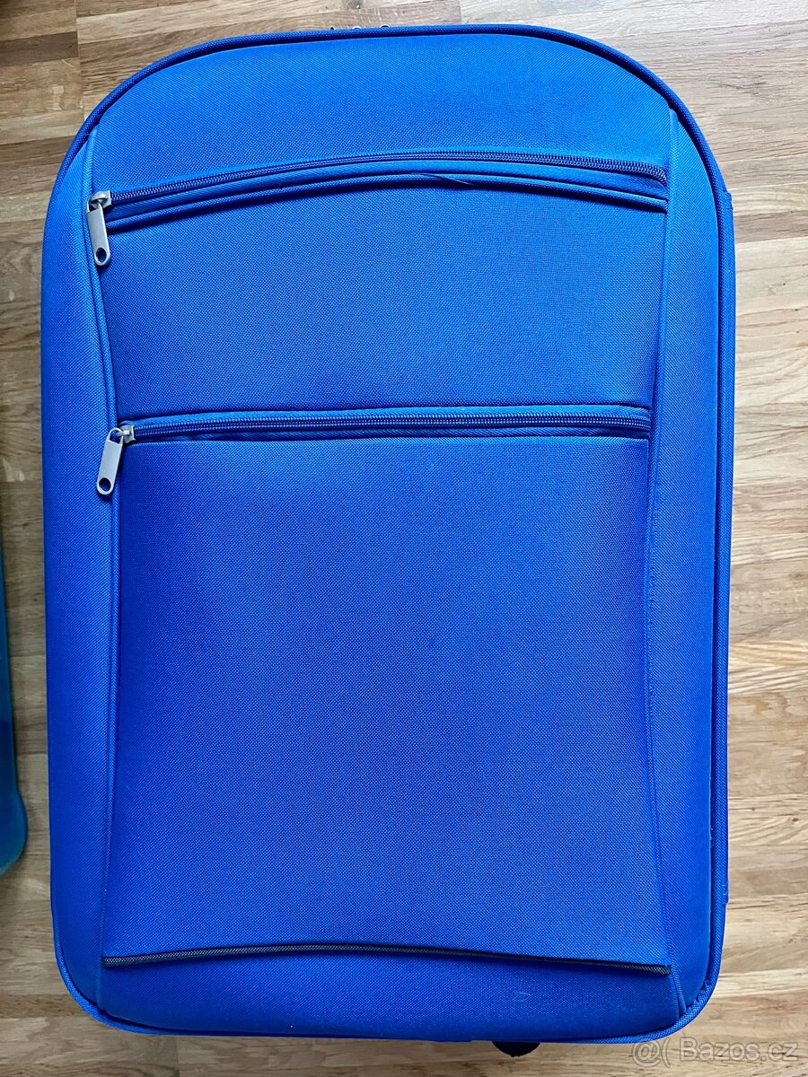 Modrý kufrt