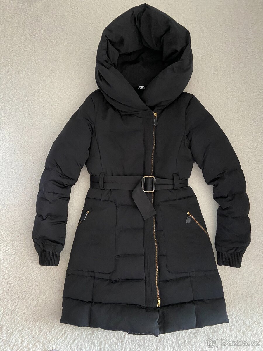 Dámský černý péřový kabat bunda s kapucí vel. 36/S